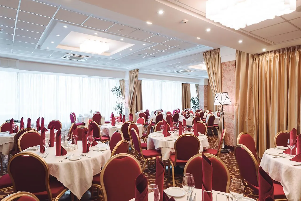 Premier Hotel Rus Kyiv 3*,
