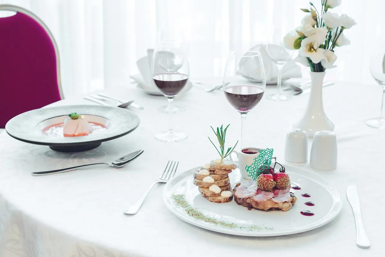 Premier Hotel Rus Kyiv