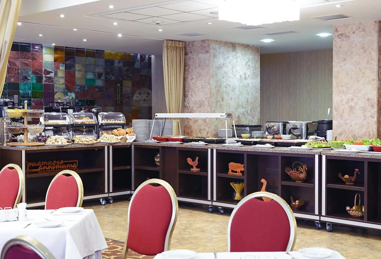 Premier Hotel Rus Kyiv 3*,