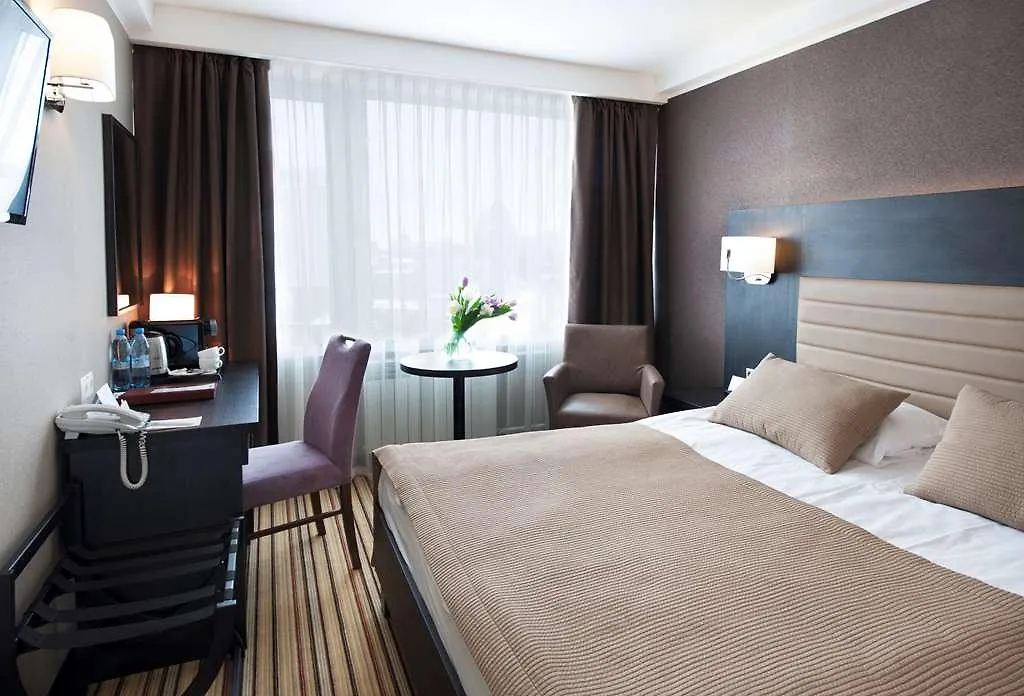 Отель Premier Hotel Rus Киев 3*,